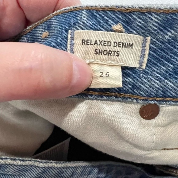 Madewell Relaxed Denim Distressed‎ Shorts - Picture 4 of 7